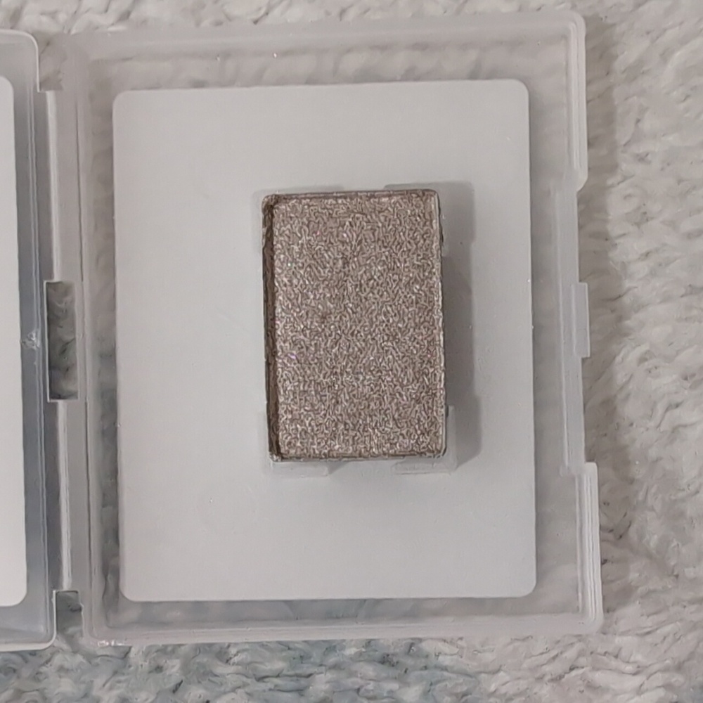 Mary Kay Chromafusion Eye Shadow - Picture 2 of 2